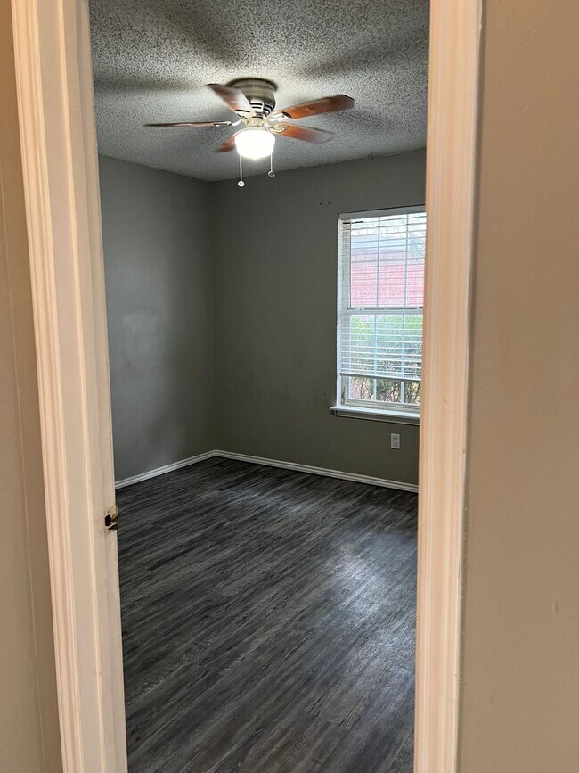 Building Photo - Available August 2024 - Friendship District!