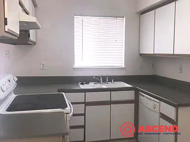 Foto del edificio - Cozy Apartment off Acres & White Ln!