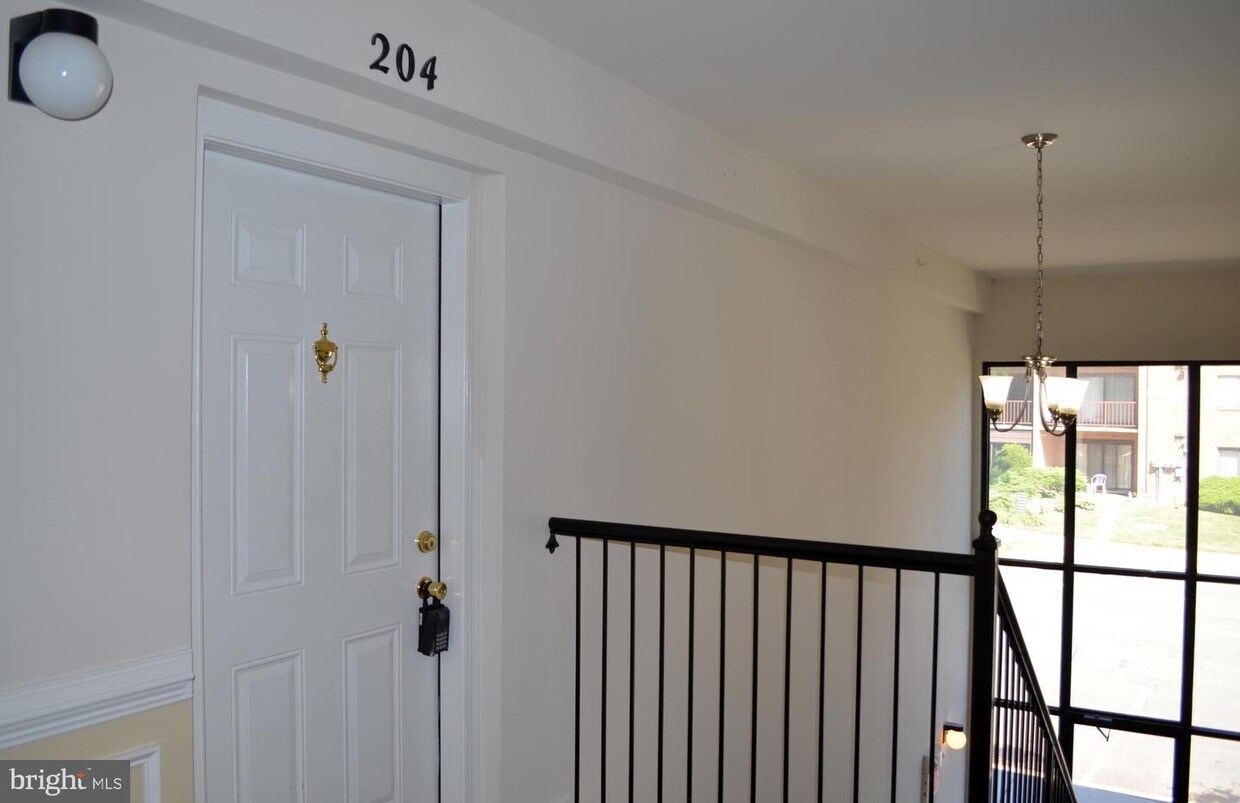 10604 Provincial Dr Unit 204, Manassas, VA 20109 Room for Rent in Manassas, VA