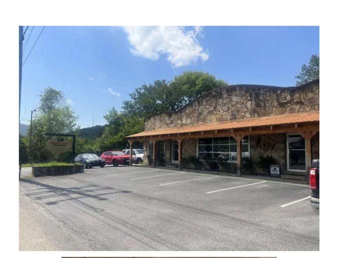 Foto principal - 793 Main St
