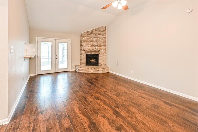 Building Photo - 5351 Pine Cliff Dr