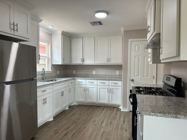 Foto del edificio - 4241 Green Grove Dr
