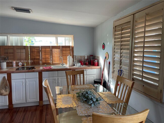Foto del edificio - 9260 SW 164th St