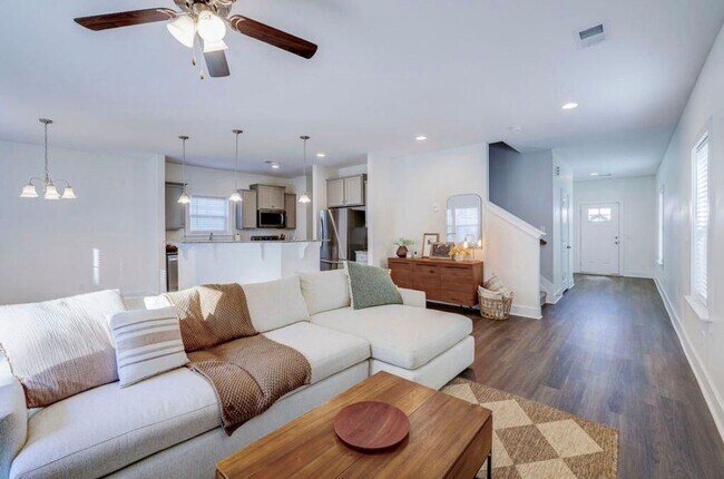 Foto del edificio - 1423 Feldspar Ct