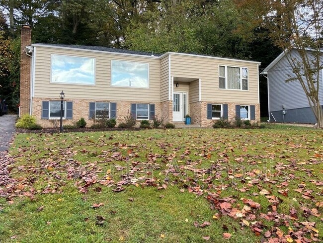 Building Photo - 840 Valentine View