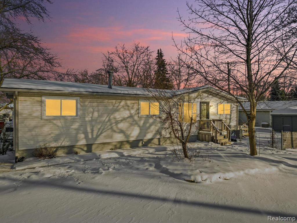 711 S Pontiac Trail, Walled Lake, MI 48390 House Rental in Walled