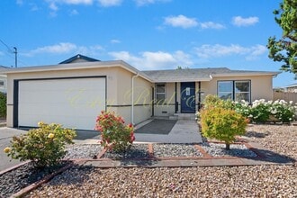 Building Photo - 411 Rio Del Mar