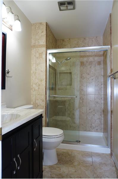Building Photo - 1042 Regency Knoll Dr