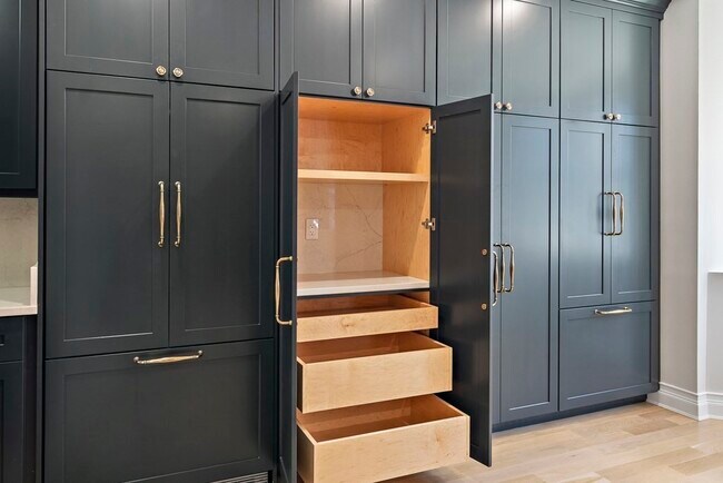 Foto del edificio - 100 E Brookline St