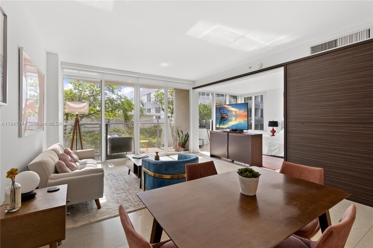 Foto principal - 2155 Washington Ct