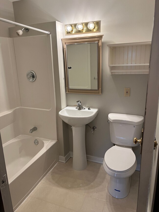 Building Photo - Galena 4 Unit