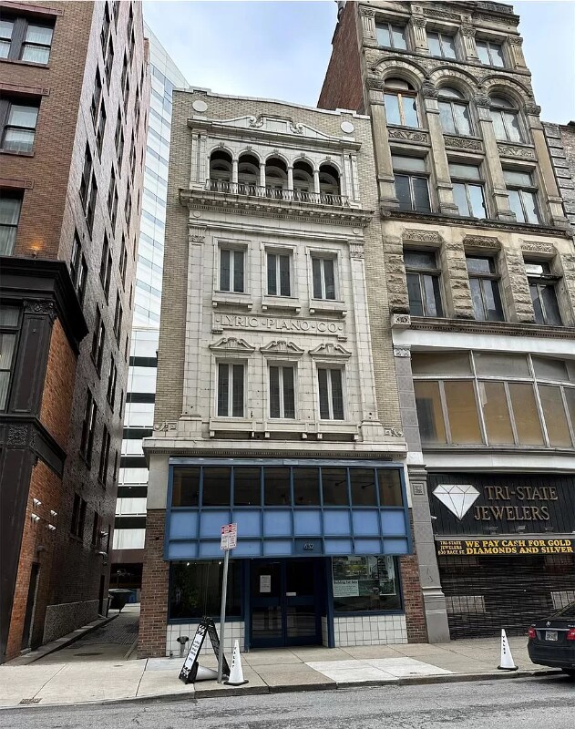 Building Photo - 632 Race St