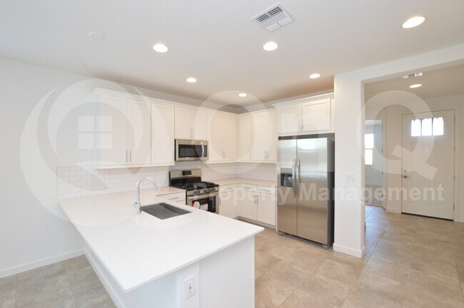 Foto del edificio - 9347 W Glenrosa Ave