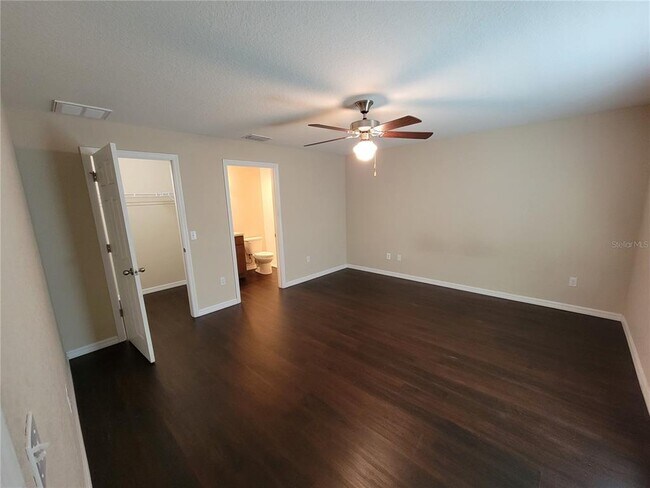 Foto del edificio - 12 Redwood Run Track