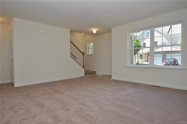 Building Photo - 208 Blackcomb Ct