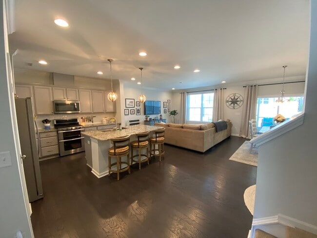 Building Photo - 1422 Southpoint Trl