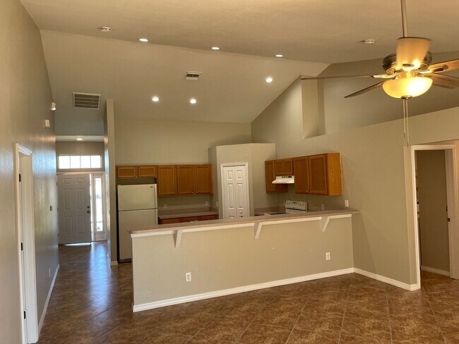 Building Photo - 4 bedroom 2 bathroom single family home