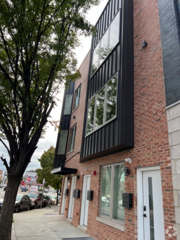 Building Photo - 2556 Frankford Ave