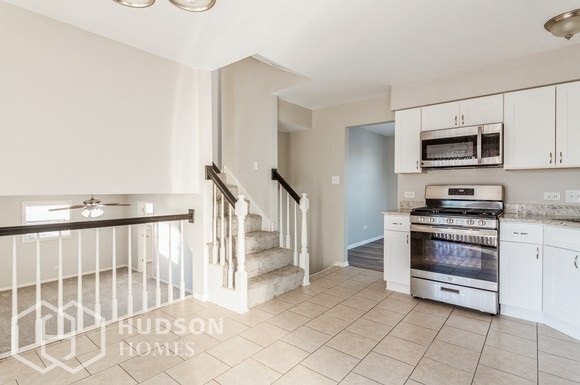 Building Photo - AVAILABLE NOW! -16242 Princeton, Tinley Pa...
