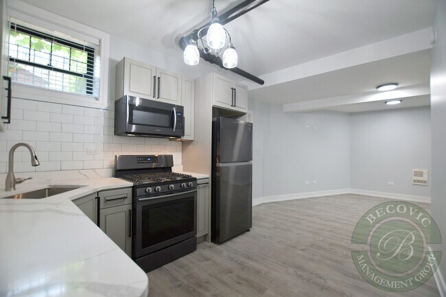 Foto del edificio - 1062 W Glenlake Ave