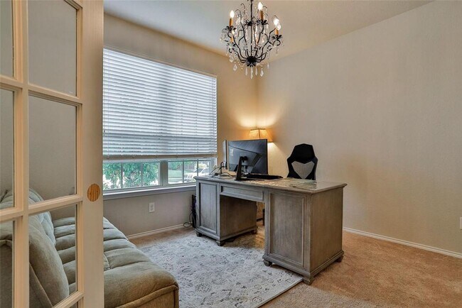 Foto del edificio - COMING SOON, DARLING HOME IN DENTON!