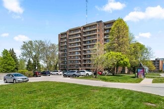 Building Photo - 89 Riverview Dr