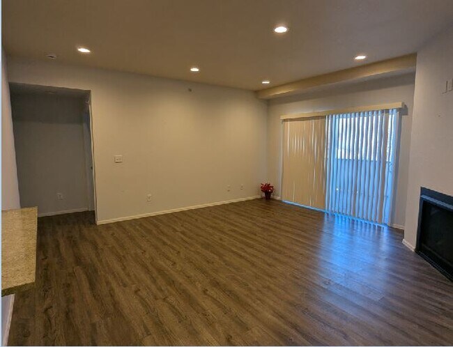 Foto del edificio - 875 E 78th Ave