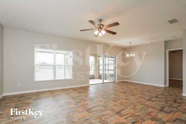 Foto del edificio - 3512 Cayugas Loop