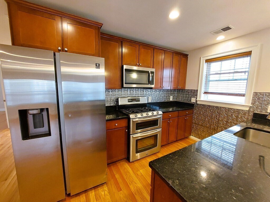 Primary Photo - 45 Hamilton St