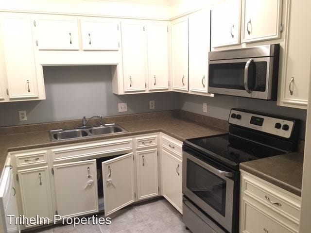 Building Photo - 3 br, 2 bath House - 111 E Willow Court