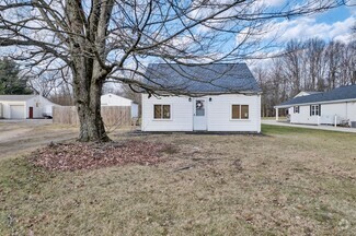 Building Photo - 4450 Cynthia Dr