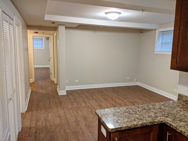 Building Photo - 800 Brummel St