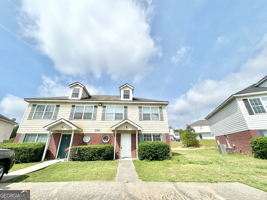 Foto principal - 729 Wheel House Ln