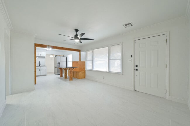 Foto del edificio - 3716 SE 23rd St