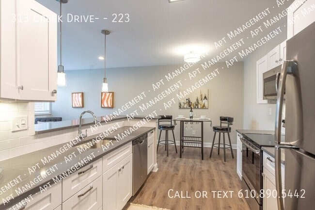 Foto del edificio - 313 Creek Dr