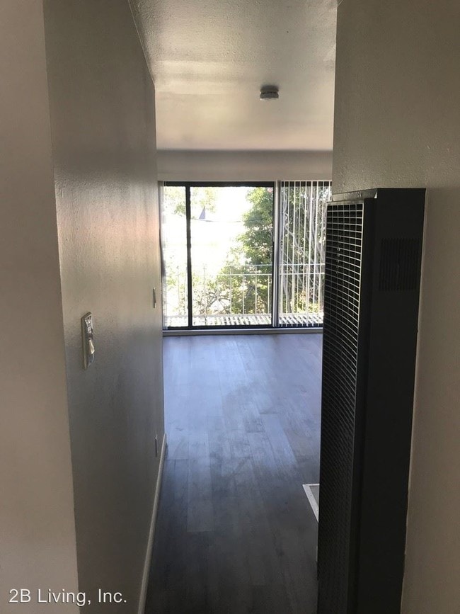 Building Photo - 60 28th St