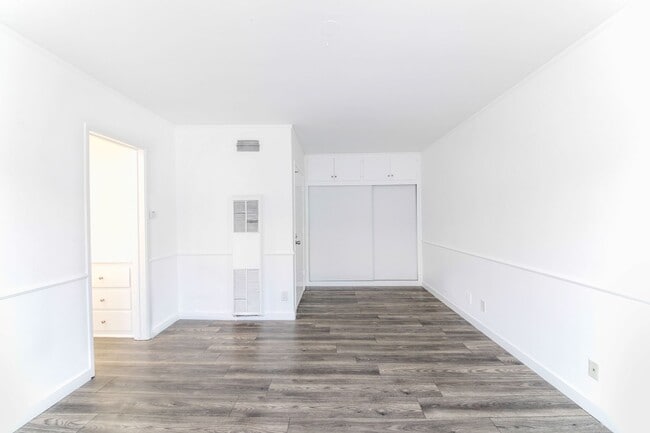 Building Photo - 5757 La Mirada Ave