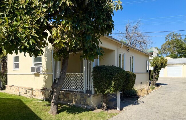 Foto del edificio - 1521 Dixon St