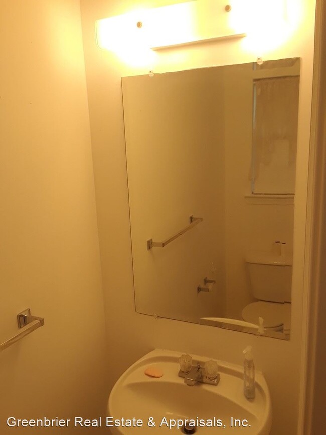 Building Photo - 3 br, 2.5 bath House - 176 Squire Reach