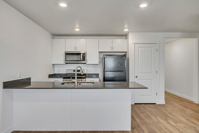 Building Photo - 8494 W Beckville Dr
