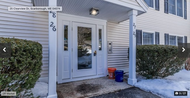 Building entrance - 25 Clearview Dr