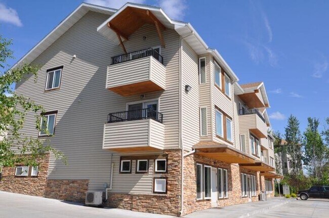 Foto del edificio - 640 Lake Elmo Dr