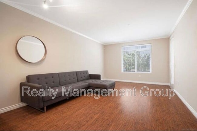 Foto del edificio - 9253 Regents Rd