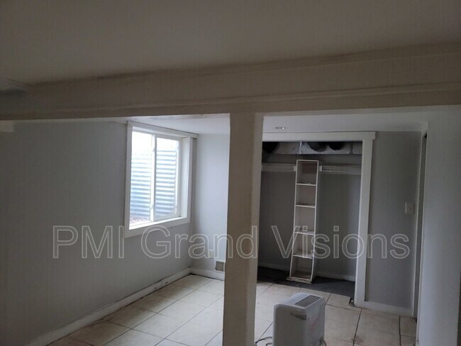 Foto del edificio - 1827 10th St
