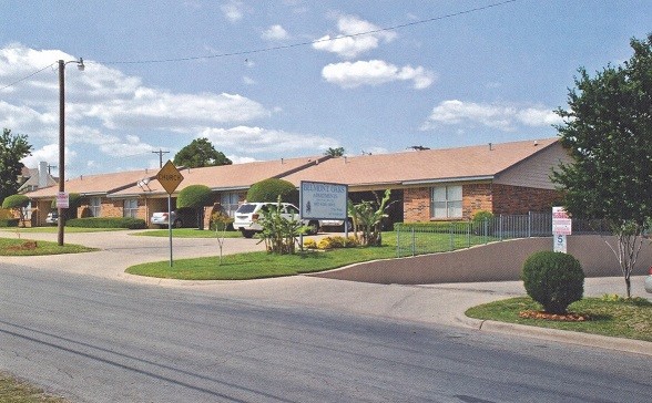 Building Photo - 2500 NW 18th St