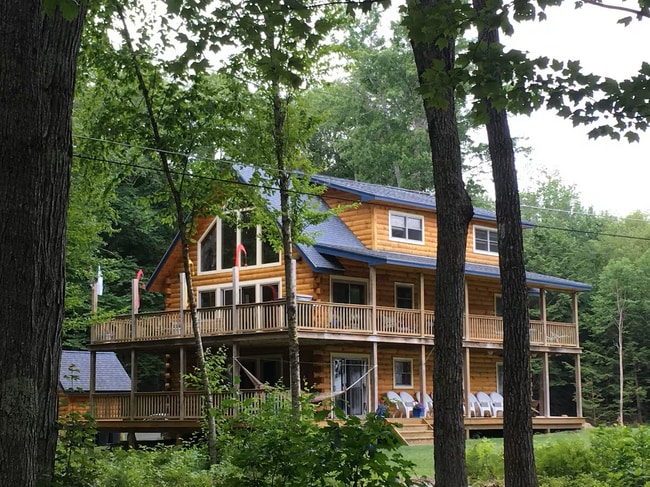 Building Photo - 9 Peninsula Dr