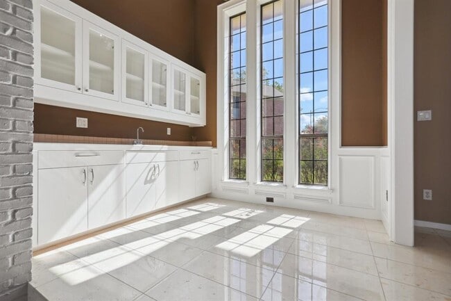 Building Photo - 6904 Peppervine Cove
