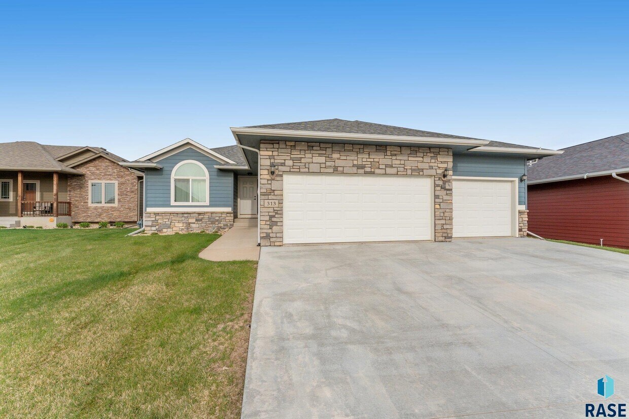 Foto principal - 313 S Dockside Cir
