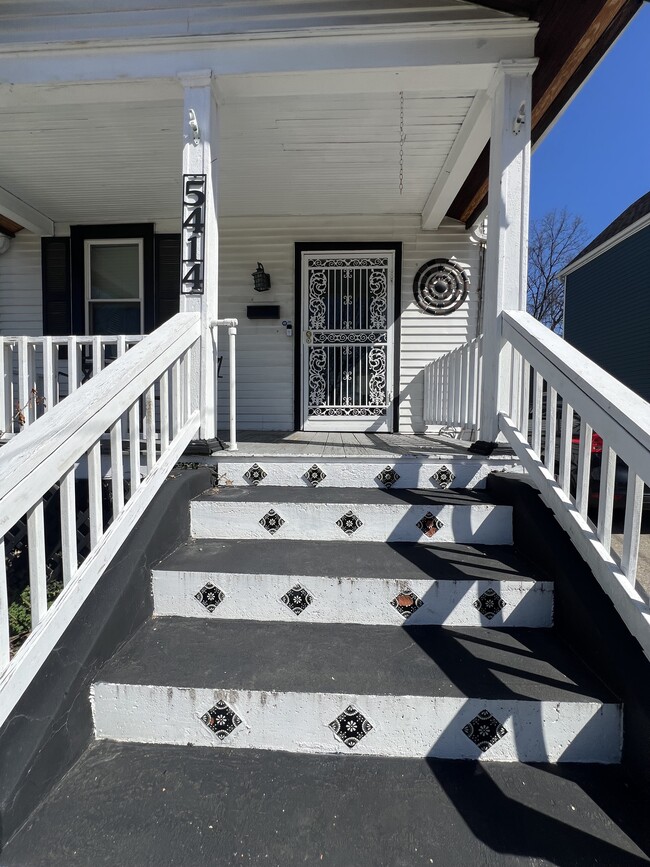 Building Photo - 5414 Ravenna St