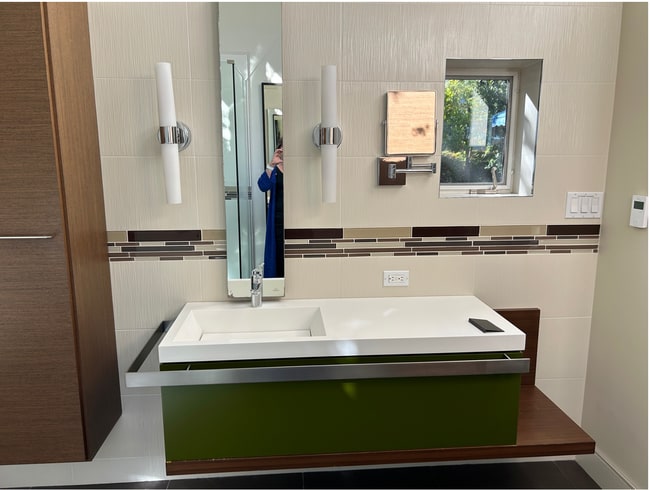 master bathroom - 204 Cowper St